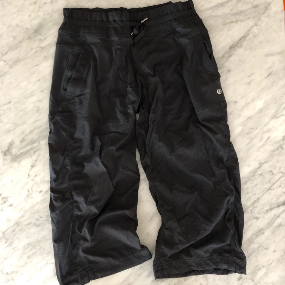 Lululemon studio crops